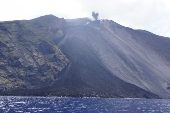 Stromboli: sciara di fuoco vista di giorno